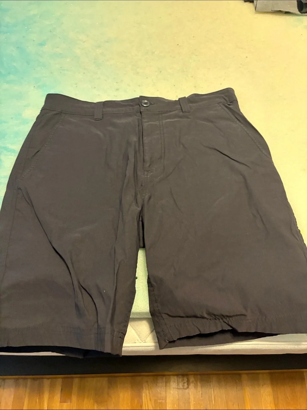 Eddie Bauer Men's Black Flat Front Shorts